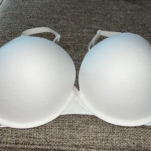 Victoria’s Secret bra
